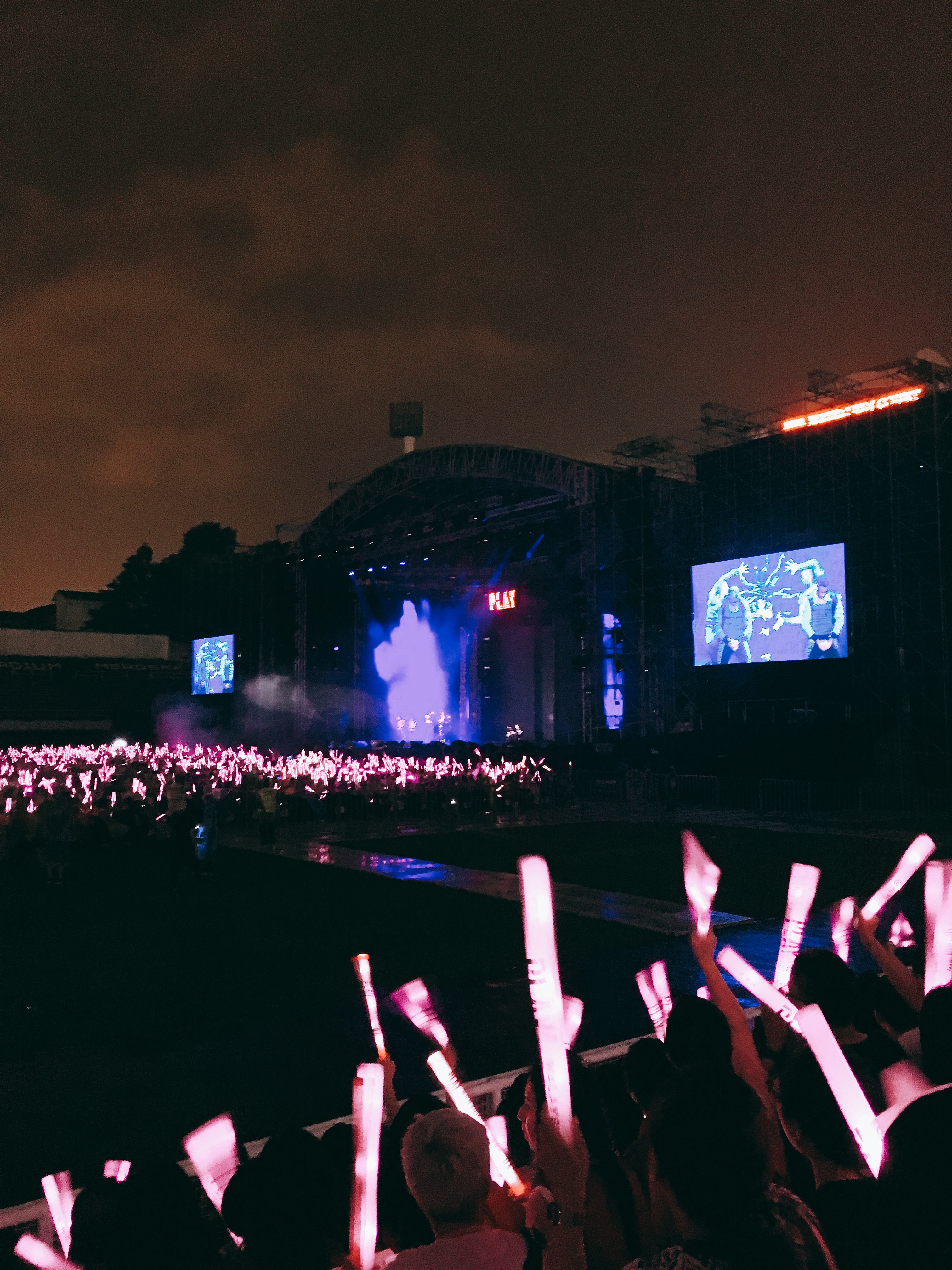 the Jolin concert! this was my first and only mandopop concert and i loved the energy and how it was just slightly different from english pop concerts. I wish lightsticks and fansigns (held up considerately of course) were more of a thing!