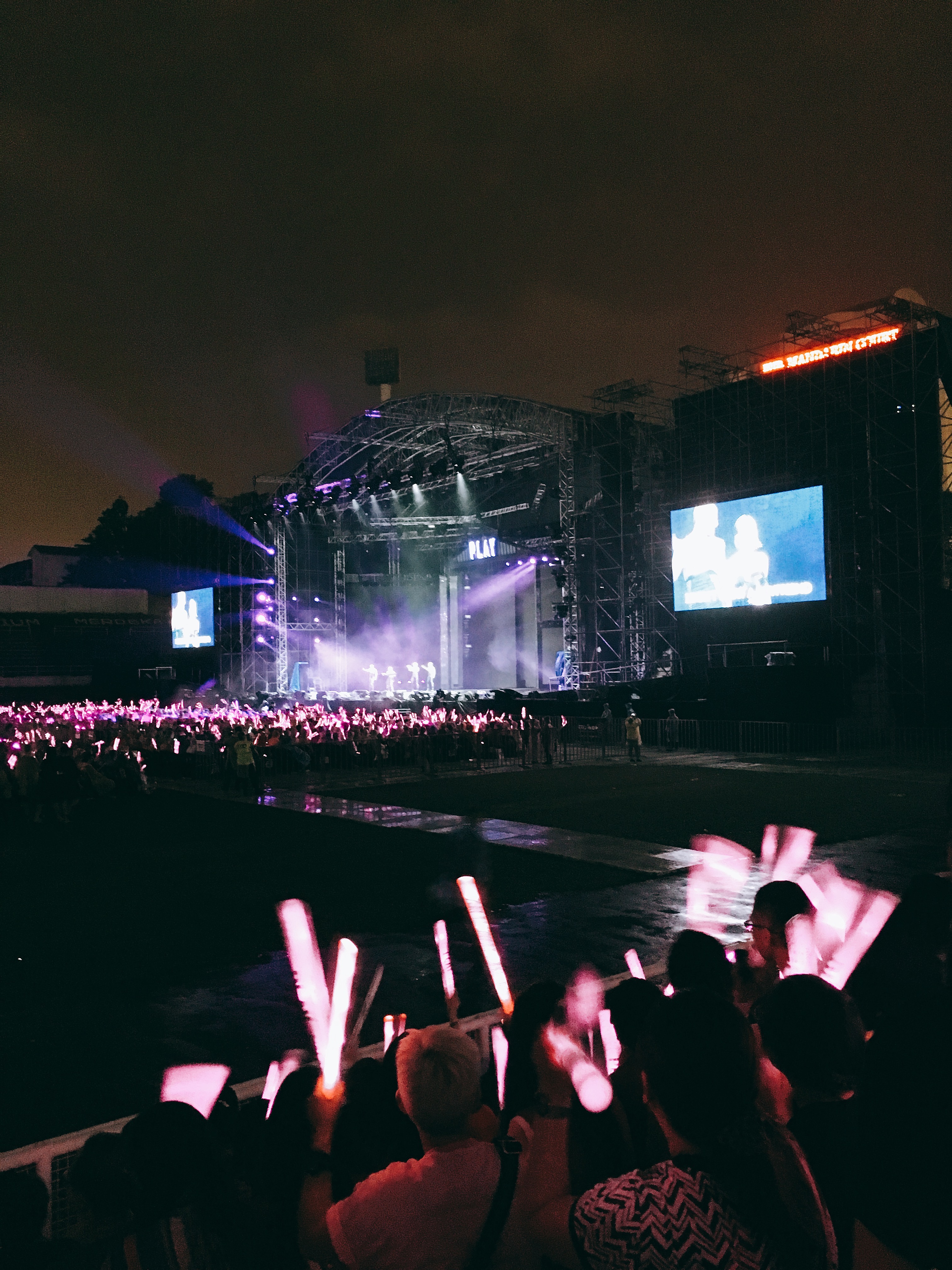 not sure if it’s even visible, but her stage was VERY elaborate and there were prop, fixture and outfit changes. it was truly a show